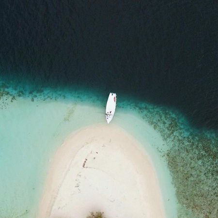 Blue World Дхаравандху Екстериор снимка